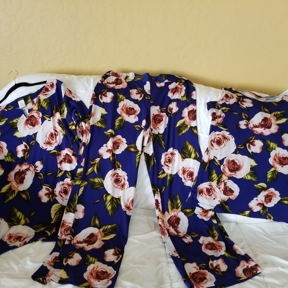 IMAN tunic top with matching pants and tank top